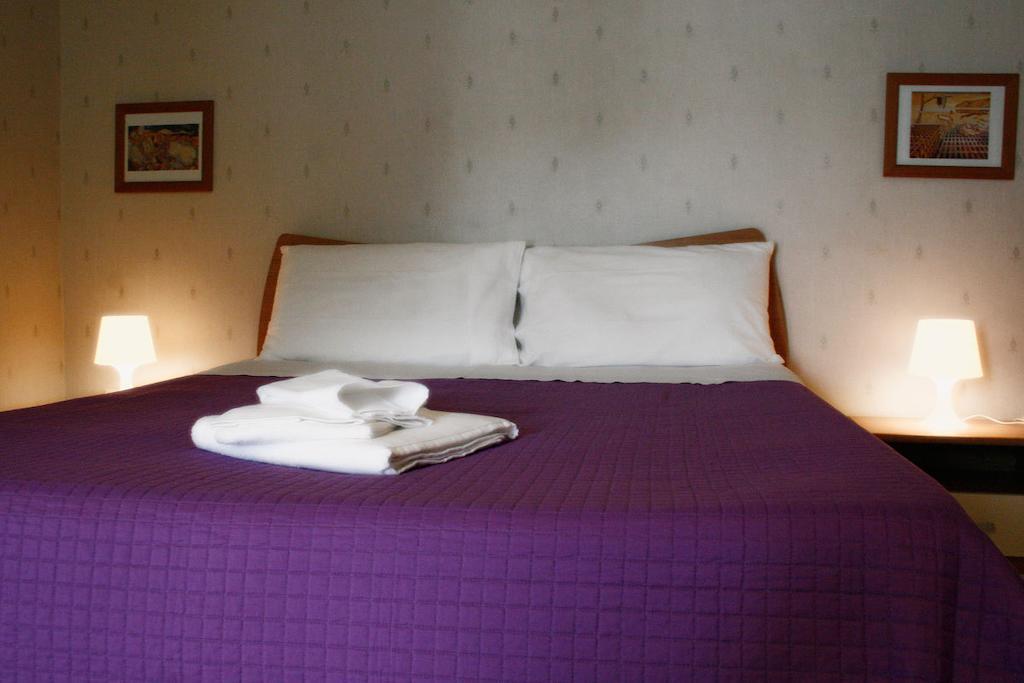 B&B Young CTA Room photo